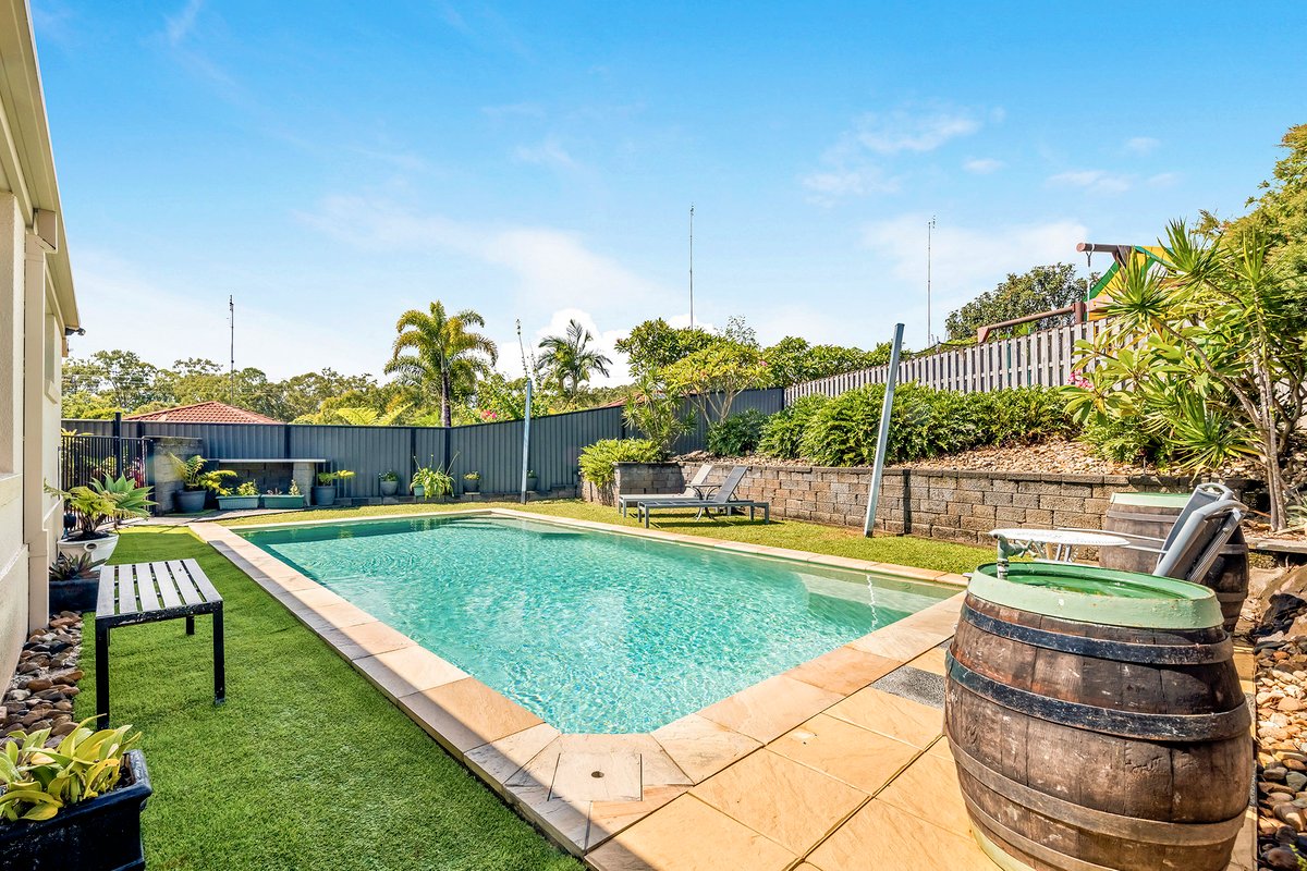 4 Highbridge Rise, MUDGEERABA QLD 4213
