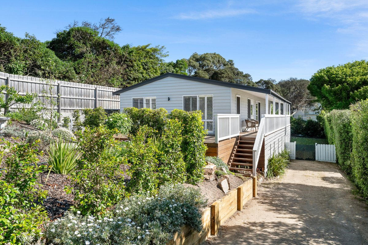 4 Holden Road RYE - 3 bedroom property