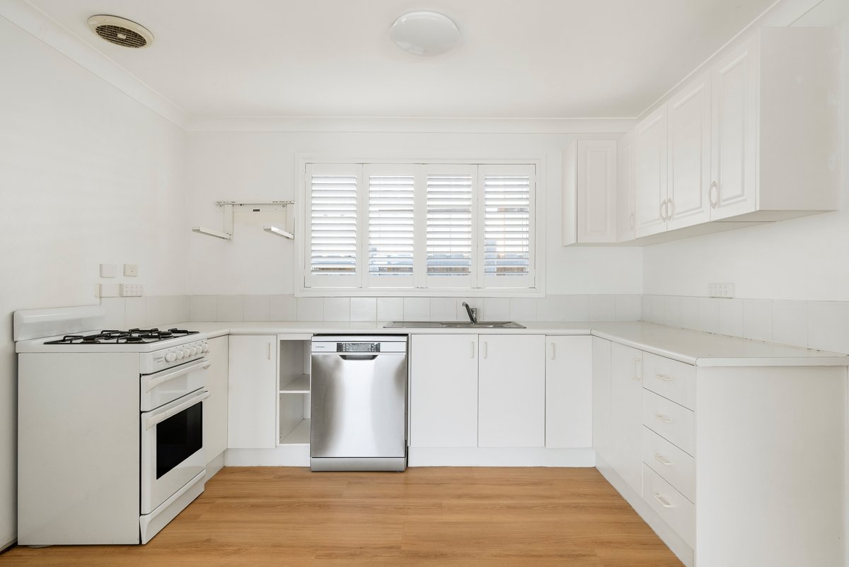 4 Holden Road RYE - Residential for lease
