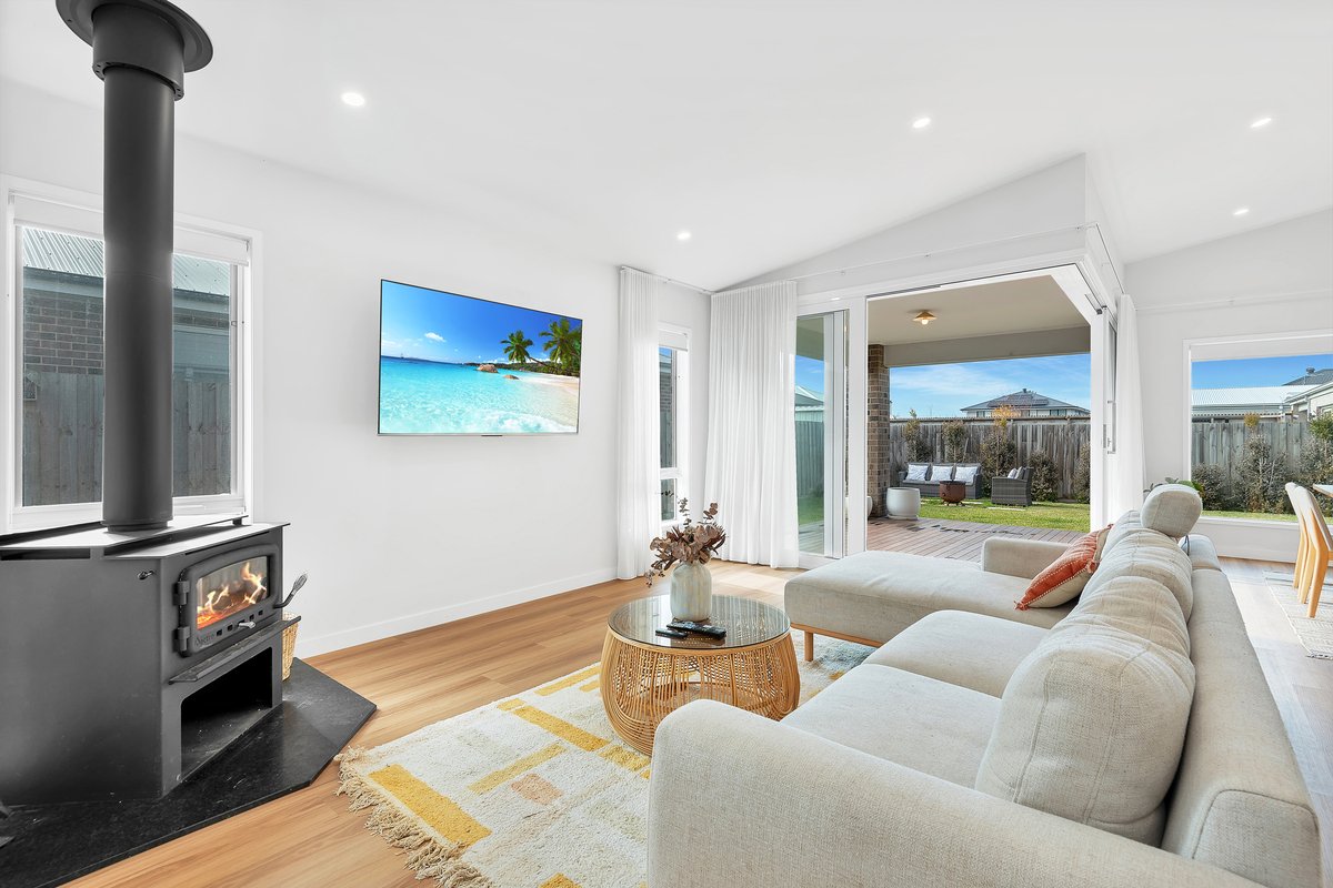 4 Joanna St  Ocean Grove - Residential for lease