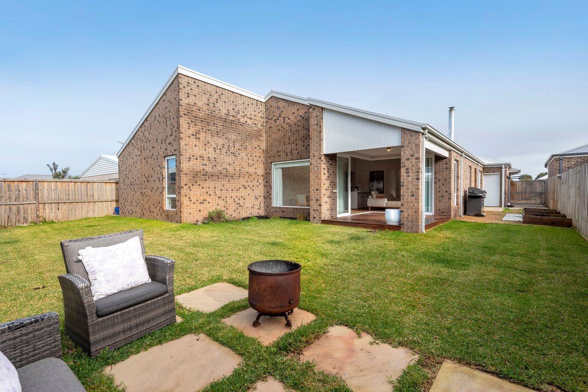 4 Joanna St  Ocean Grove - Residential for lease
