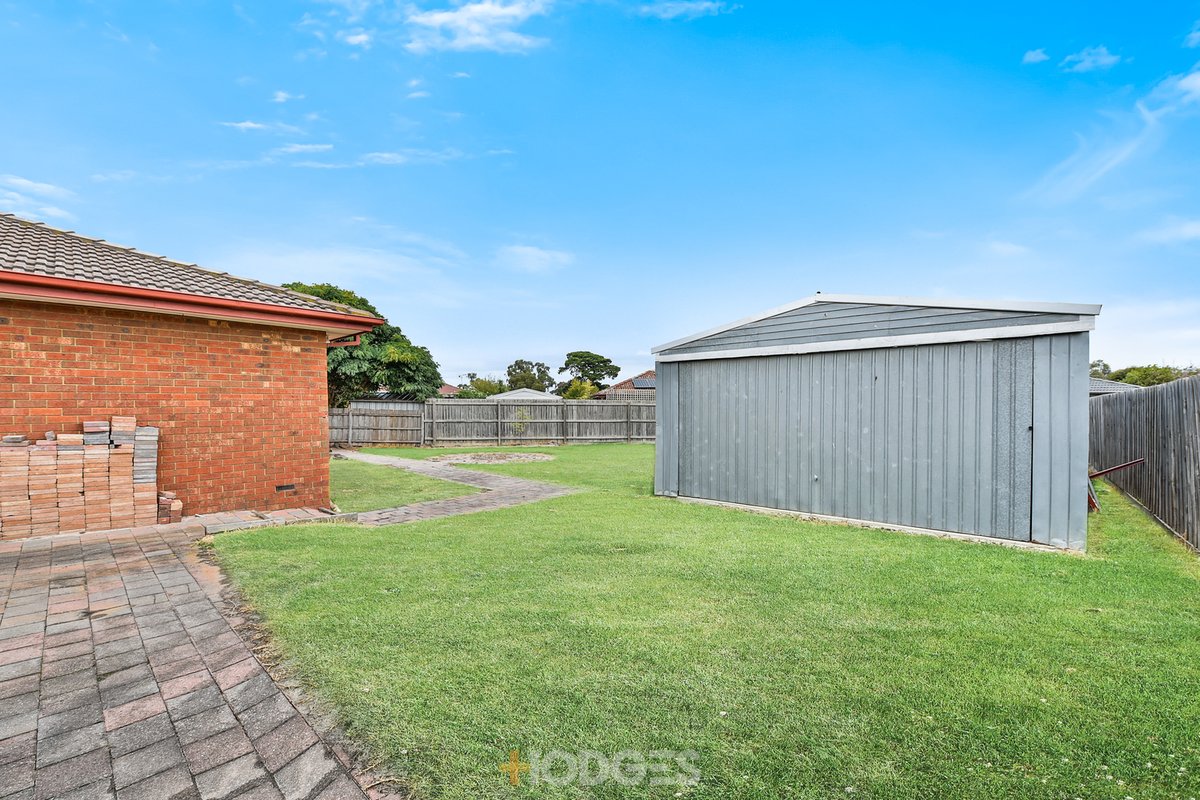 4 Lachlan Close Cranbourne North - Residential for sale