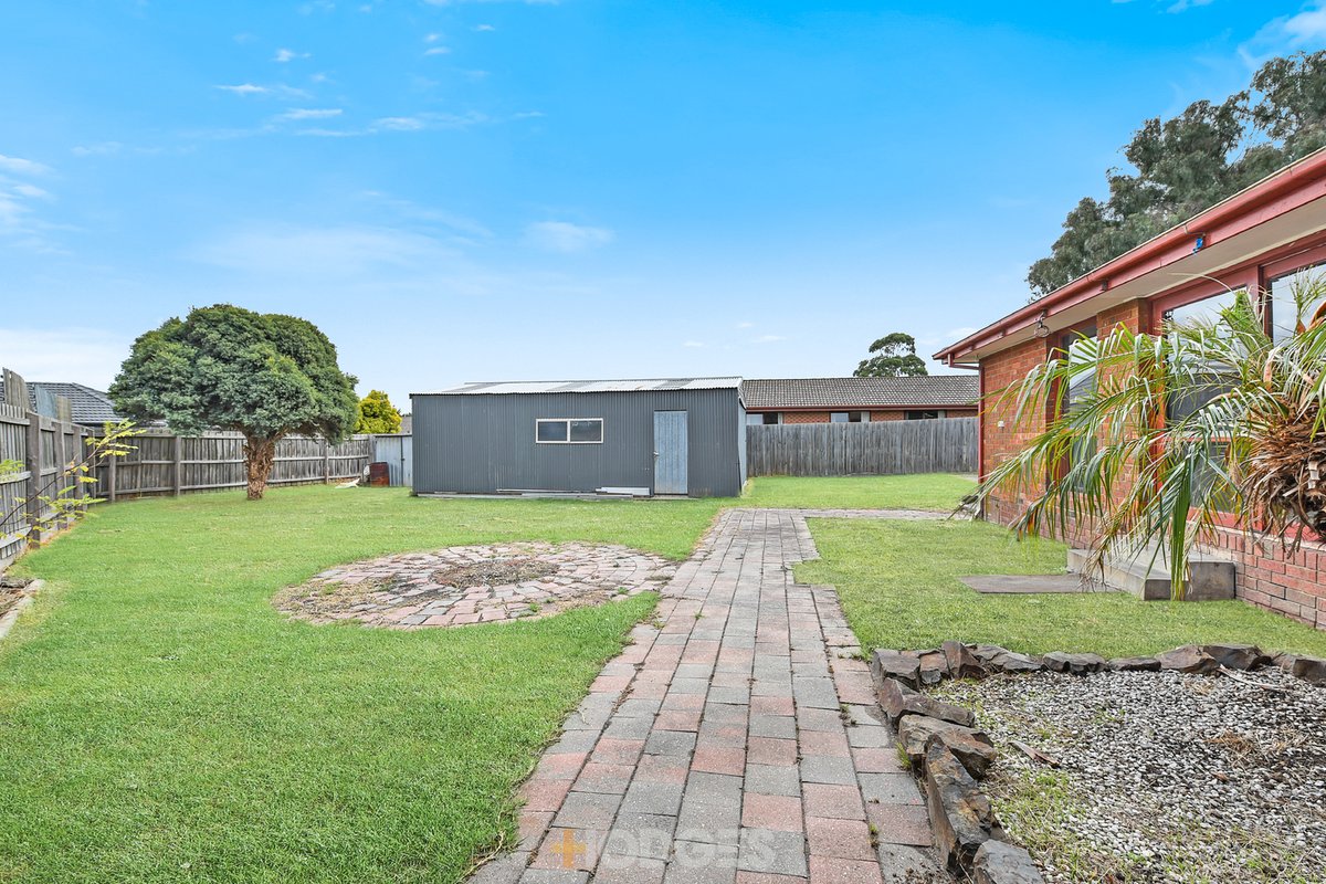4 Lachlan Close Cranbourne North - Residential for sale