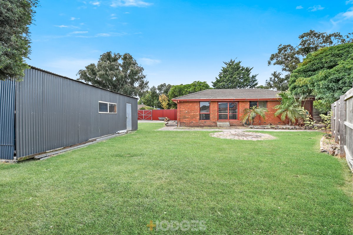 4 Lachlan Close Cranbourne North - Residential for sale