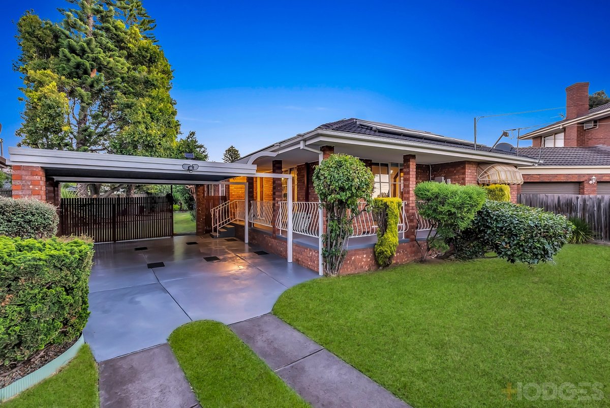 4 Lauriston Court Cheltenham - Residential for sale