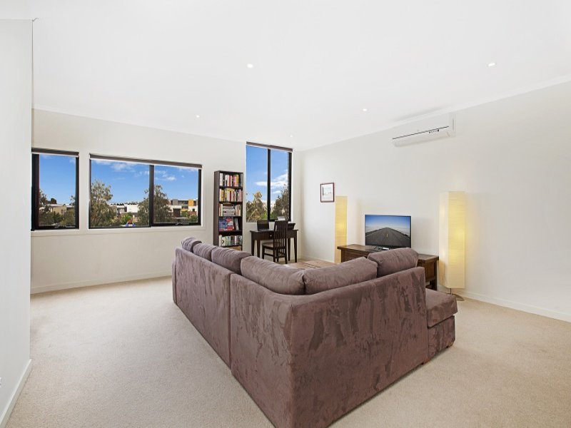 4 McDougall Drive FOOTSCRAY - Residential for sale