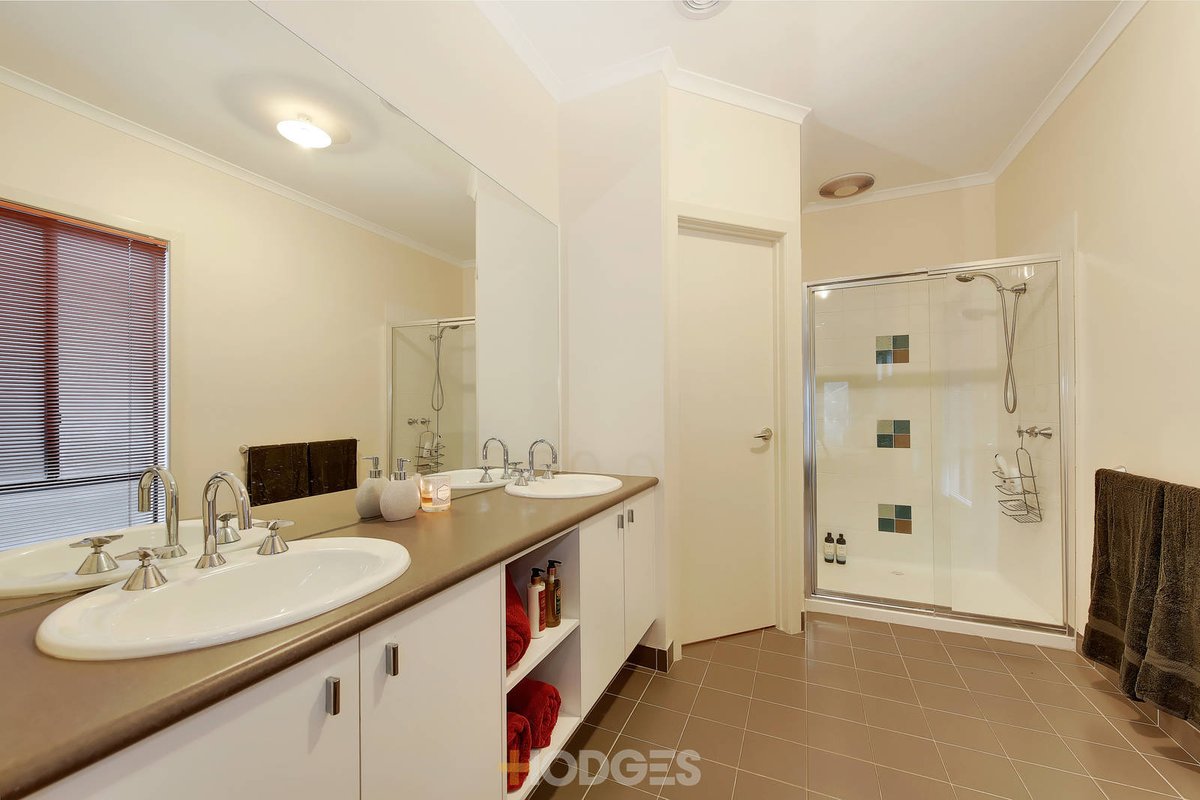 4 Mokoan Close Manor Lakes - Residential for sale