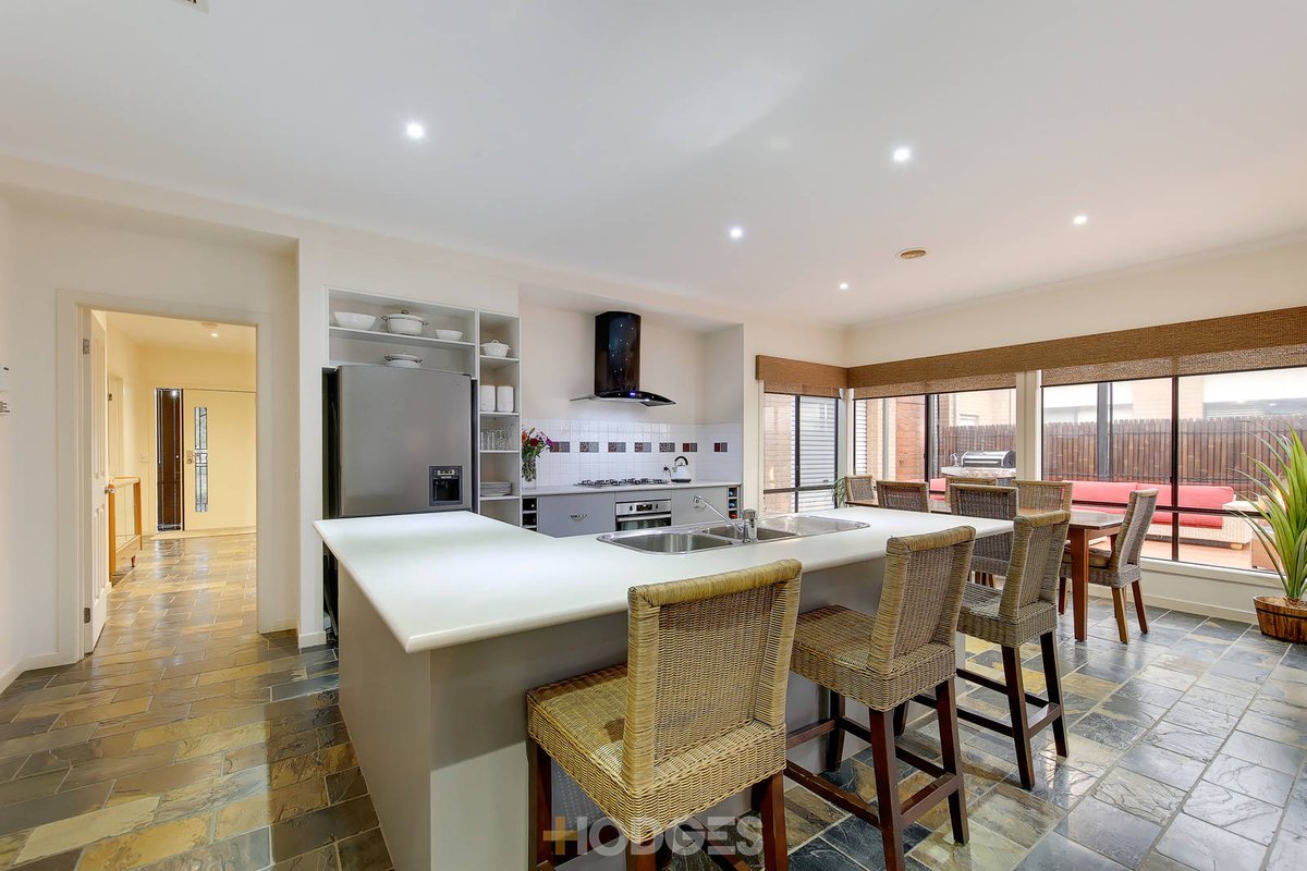 4 Mokoan Close Manor Lakes - Residential for sale