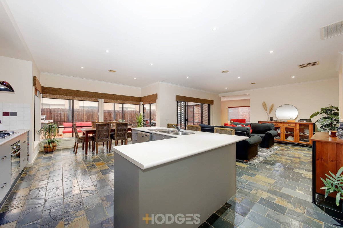4 Mokoan Close Manor Lakes - Residential for sale