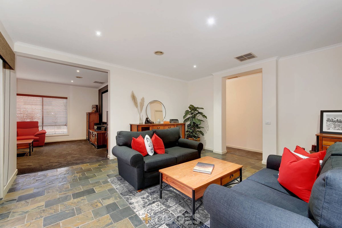 4 Mokoan Close Manor Lakes - Residential for sale