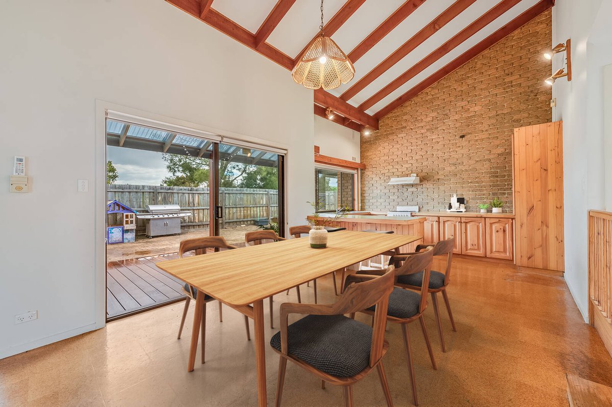 4 Snowgum Court Hoppers Crossing - Residential for sale