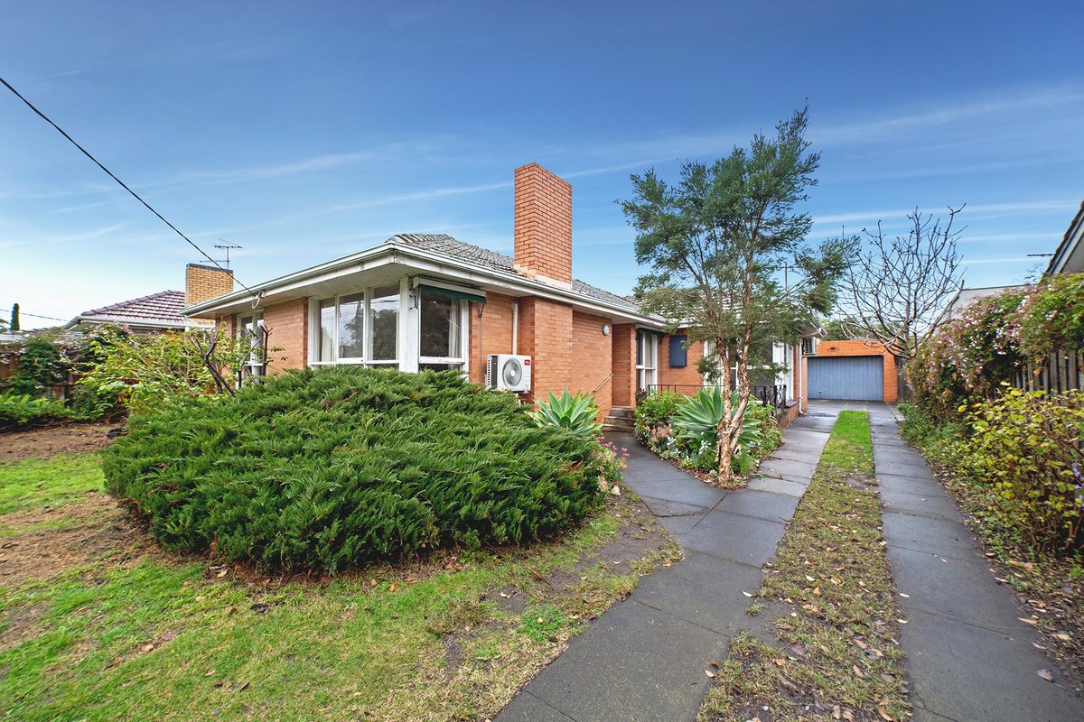 4 Strathmore Street Bentleigh - 3 bedroom property