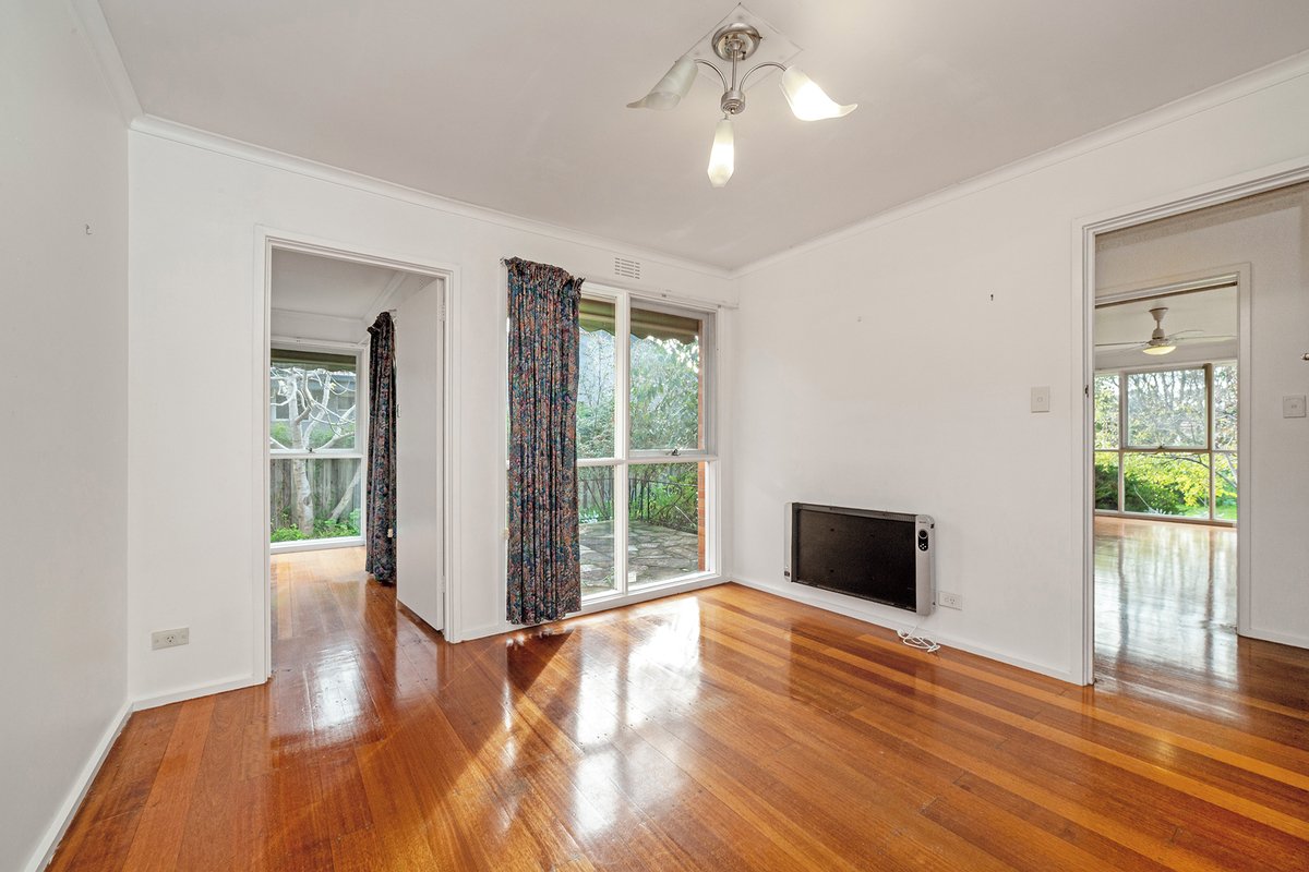 4 Strathmore Street Bentleigh - Residential for lease