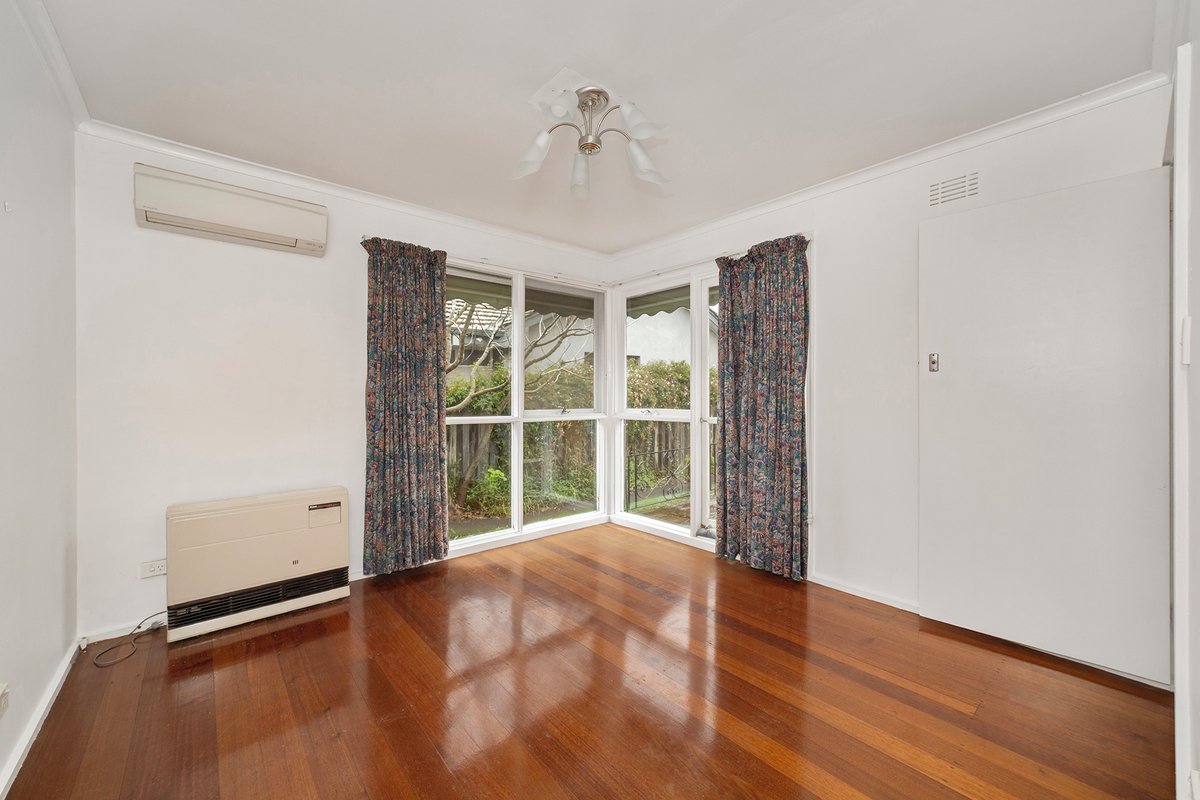 4 Strathmore Street Bentleigh - Residential for lease