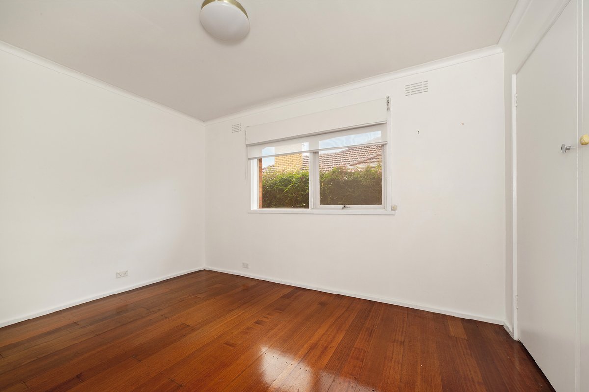 4 Strathmore Street Bentleigh - Residential for lease