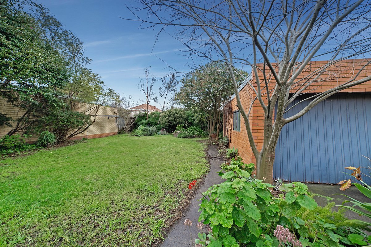 4 Strathmore Street Bentleigh - Residential for lease