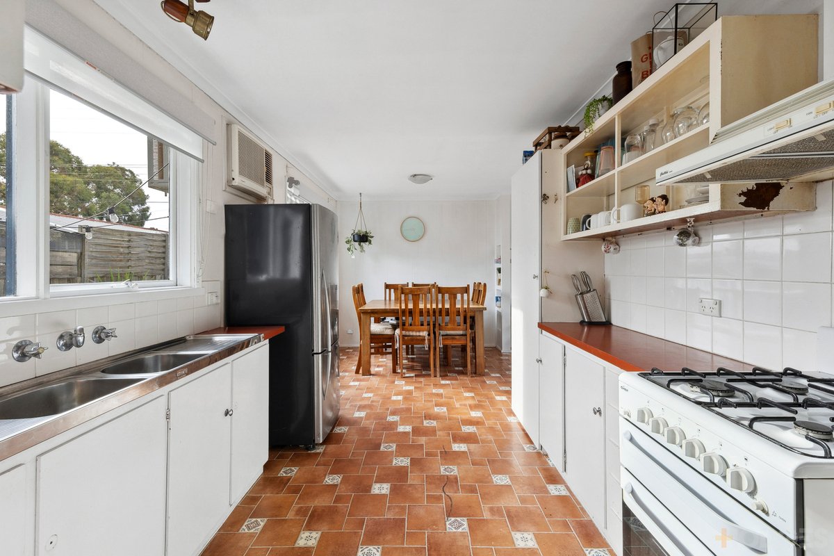 4 Teatree Close Ocean Grove - Residential for sale