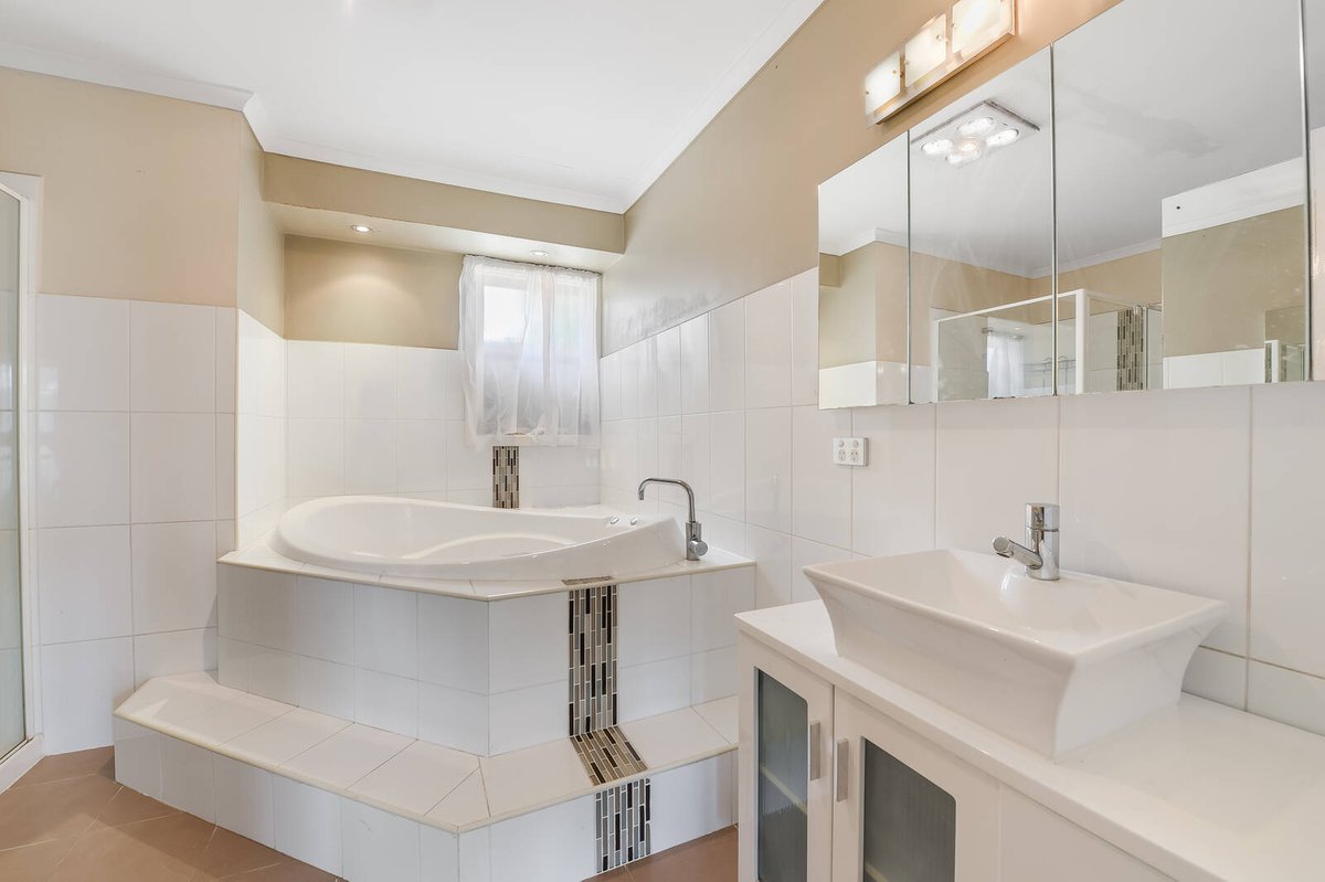 40 Baggott Drive Hoppers Crossing - Residential for sale