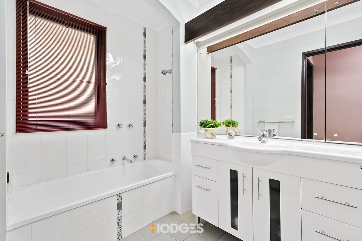 40 Canberra Avenue Hoppers Crossing - Residential for sale