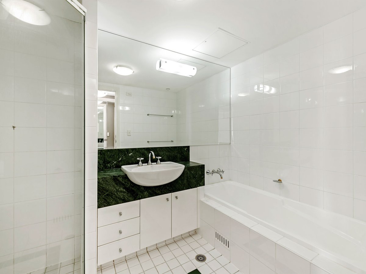 402 / 127 Beach Street PORT MELBOURNE - Residential for sale