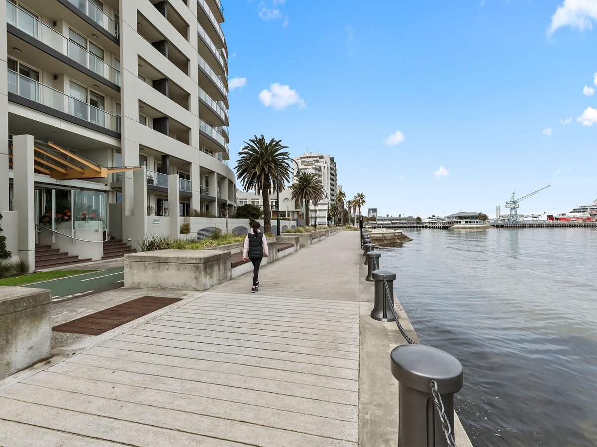 402 / 127 Beach Street PORT MELBOURNE - Residential for sale