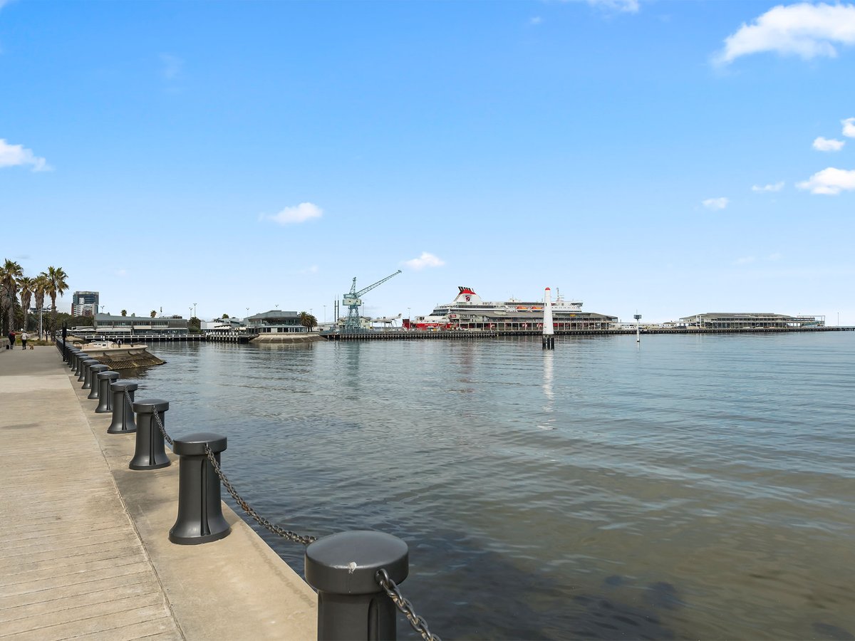 402 / 127 Beach Street PORT MELBOURNE - Residential for sale