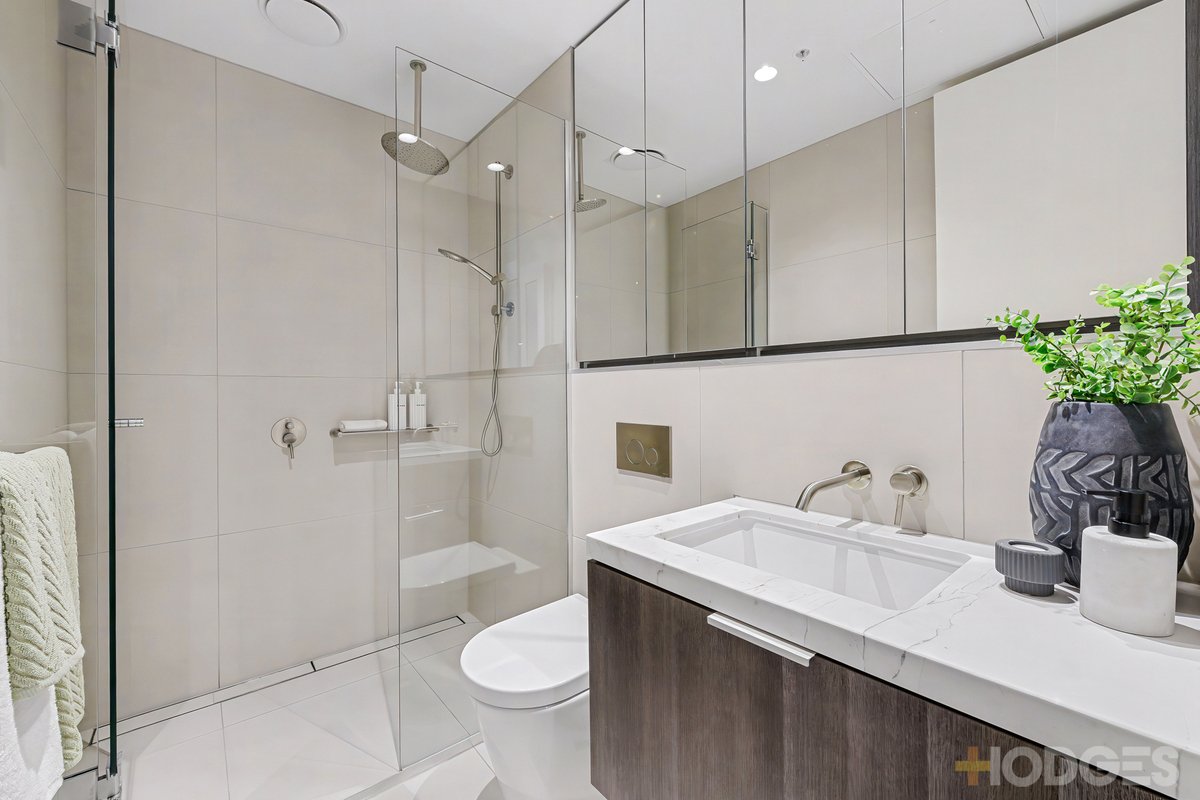 407 / 10 Koolkuna Lane Hampton - Residential for sale