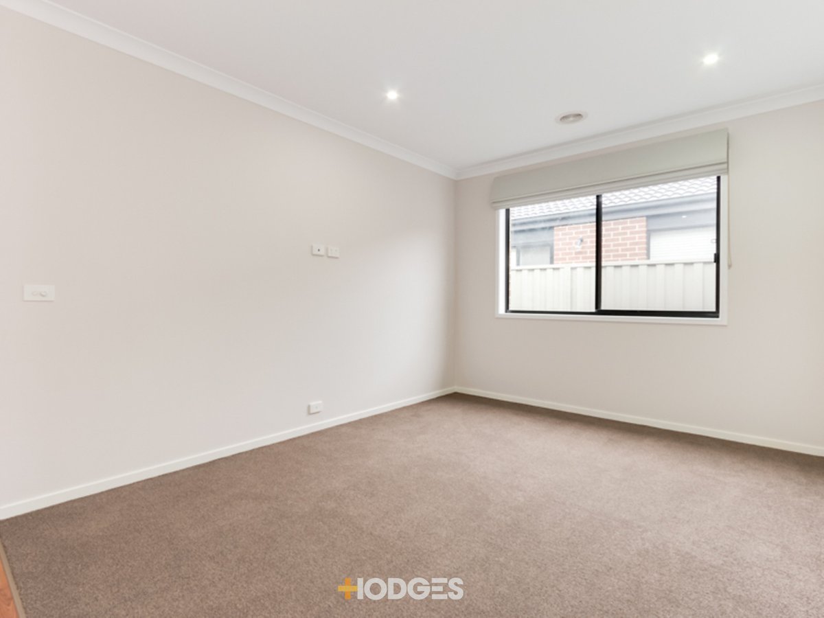 41 Challenger Circuit Cranbourne East - Residential for sale