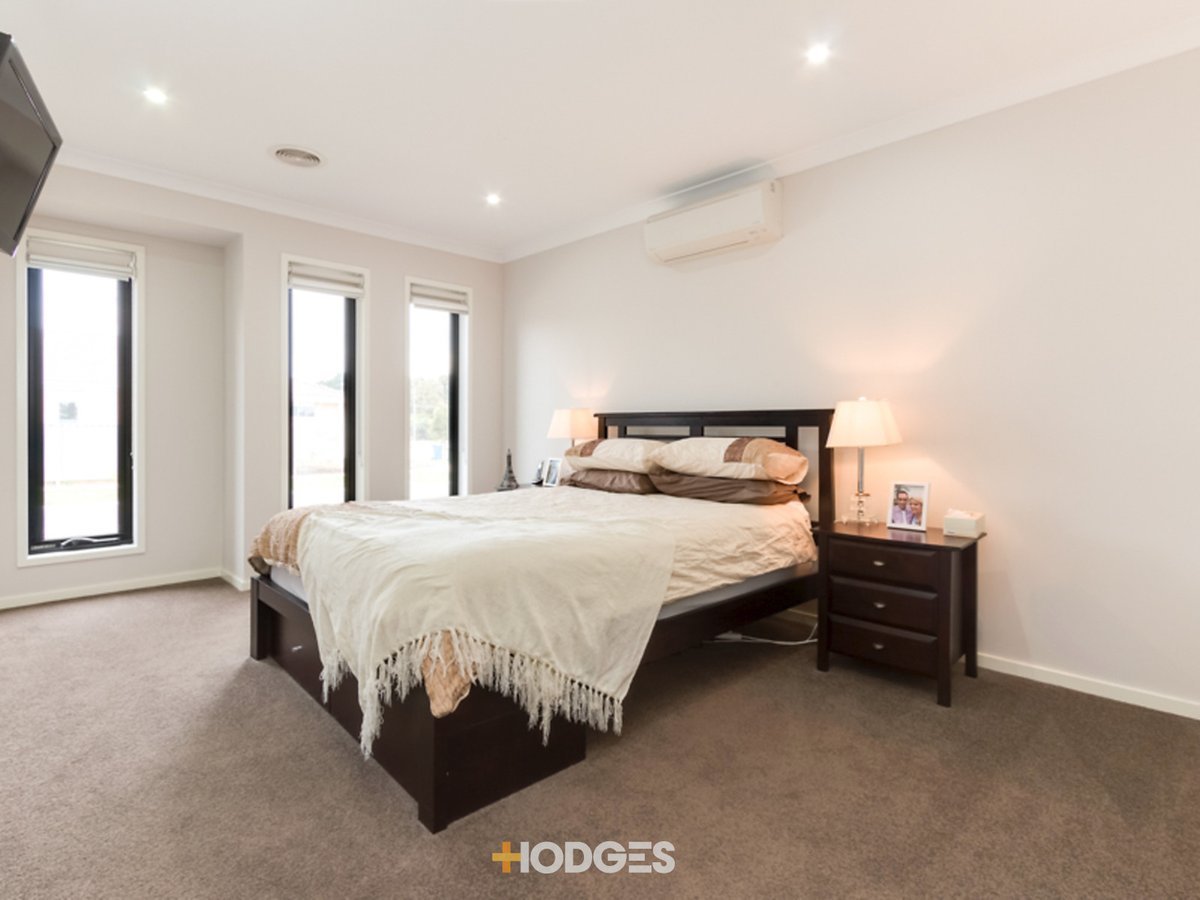 41 Challenger Circuit Cranbourne East - Residential for sale