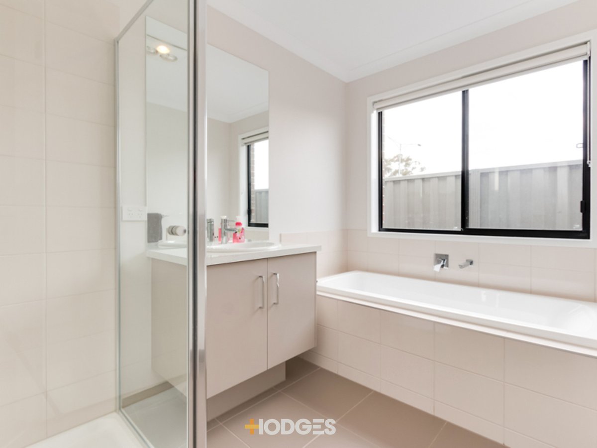 41 Challenger Circuit Cranbourne East - Residential for sale