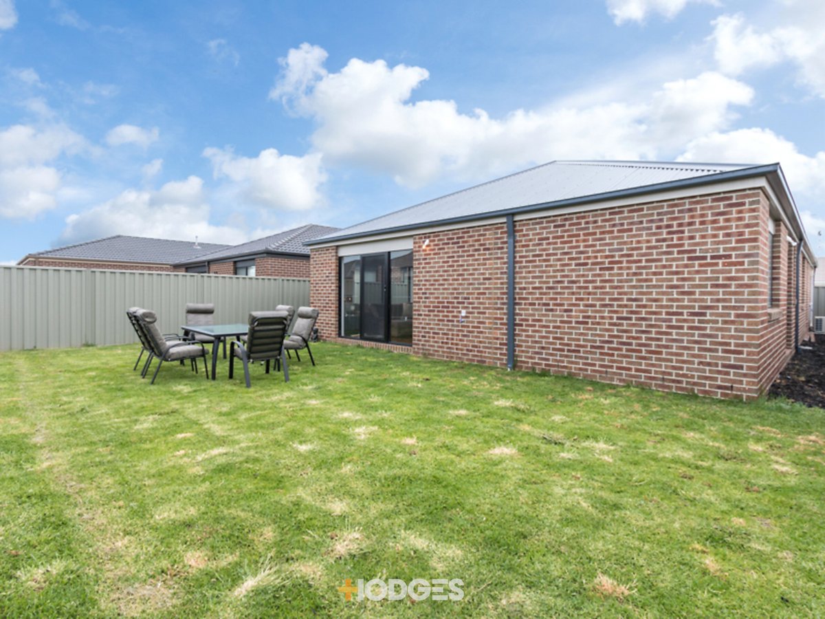 41 Challenger Circuit Cranbourne East - Residential for sale