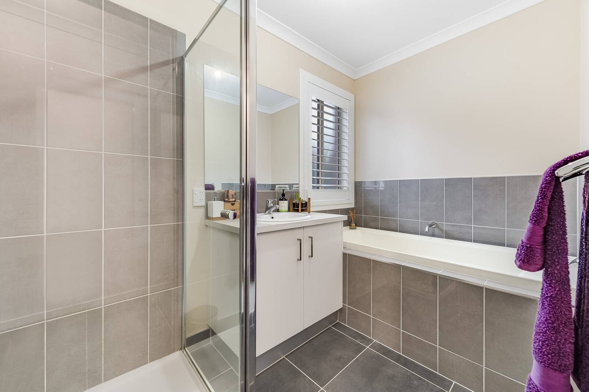 41 Chapman Drive Wyndham Vale - Residential for sale