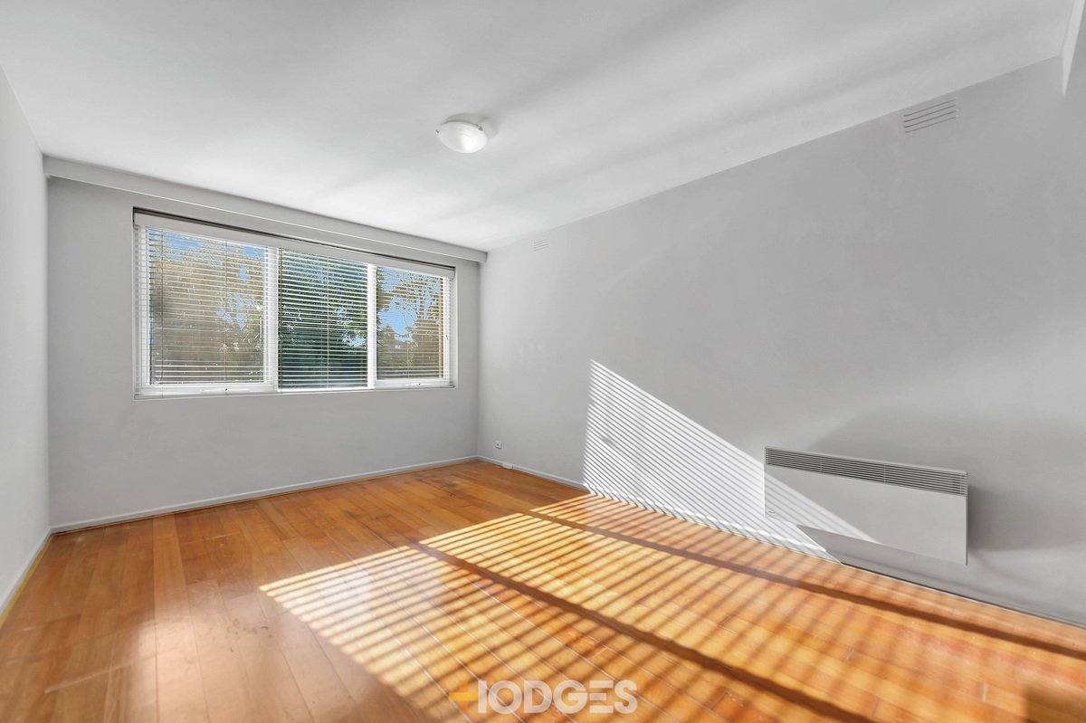 4 / 10 Spray Street Elwood - Residential for lease