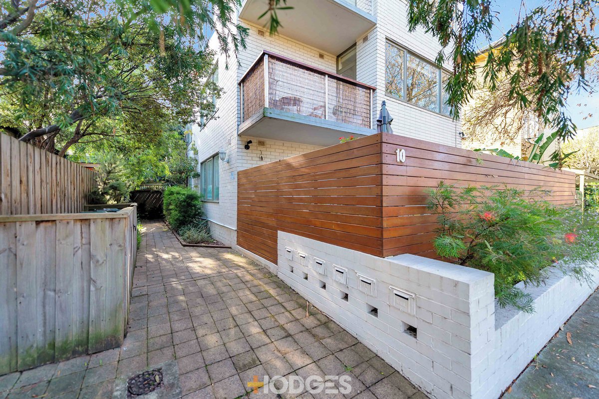 4 / 10 Spray Street Elwood - Residential for lease