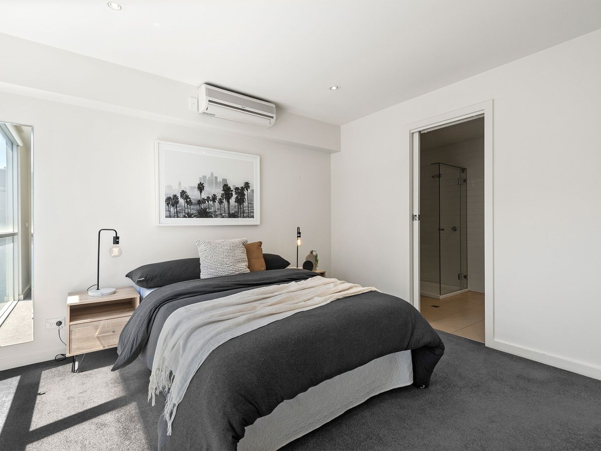 4 / 104 Barkly Street ST KILDA - Residential for sale