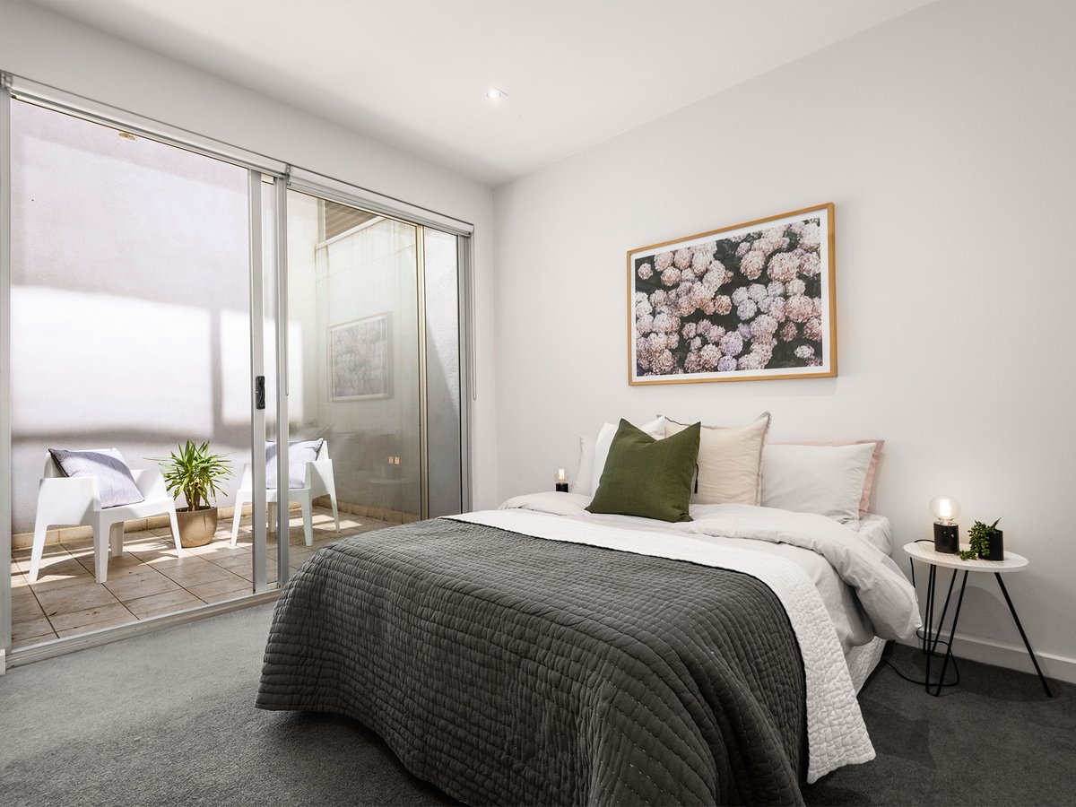 4 / 104 Barkly Street ST KILDA - Residential for sale