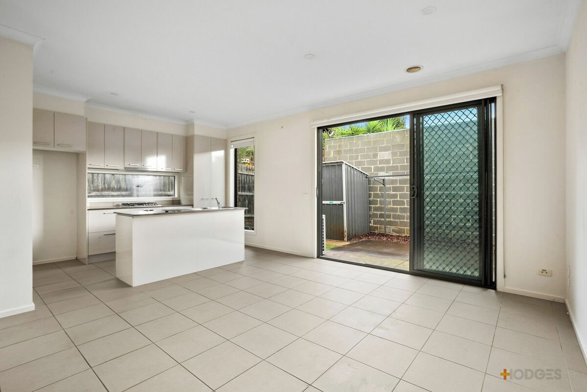 4 / 12 William Road Carrum Downs - Residential for lease