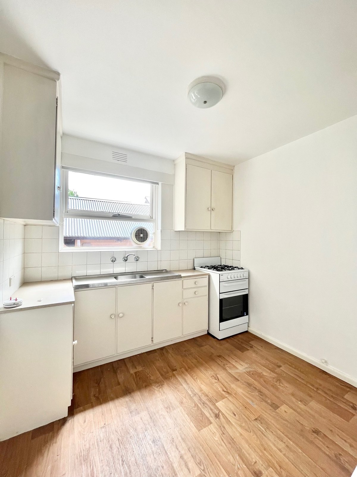 4 / 142 Alexandra Street ST KILDA EAST - Residential for lease