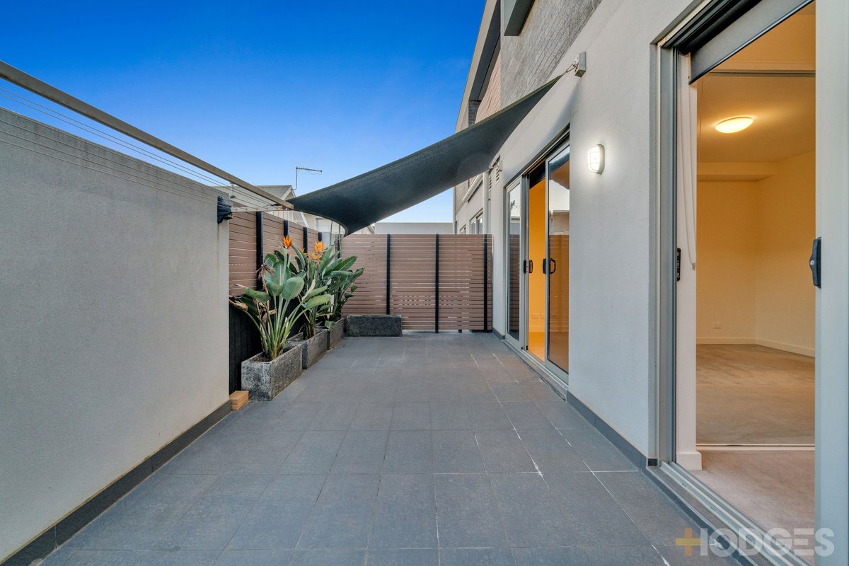 4 / 143 Nepean Highway Aspendale - Residential for sale