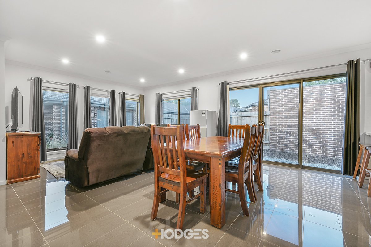 4/15 Elizabeth Street Cranbourne North - Residential for sale
