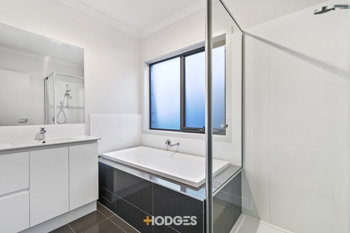 4/15 Elizabeth Street Cranbourne North - Residential for sale