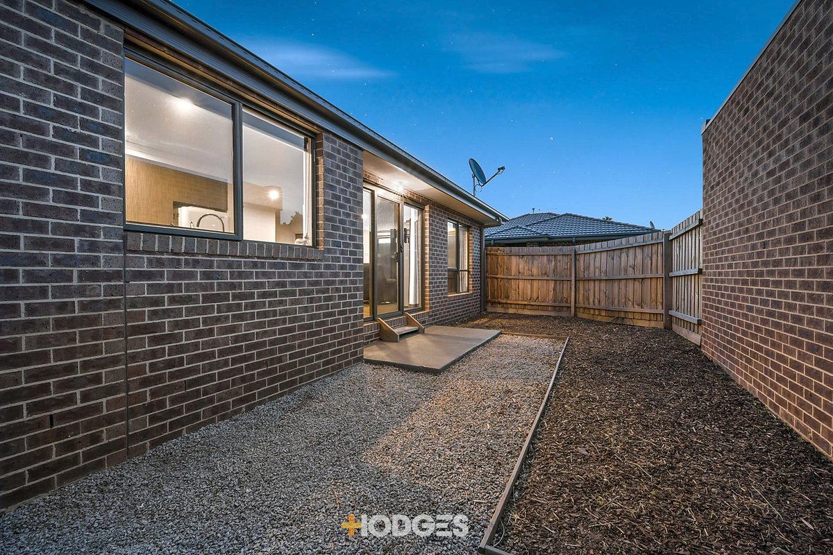 4/15 Elizabeth Street Cranbourne North - Residential for sale