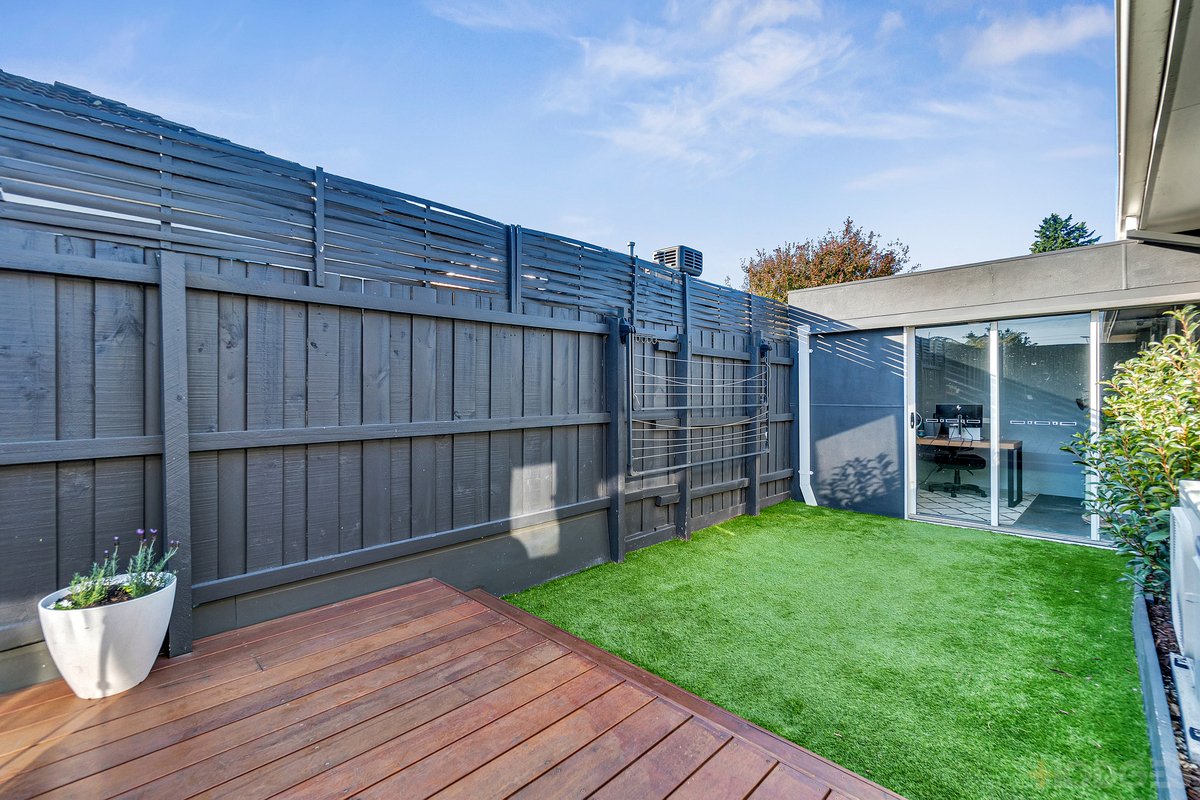 4 / 17a Judd Parade Cheltenham - Residential for sale