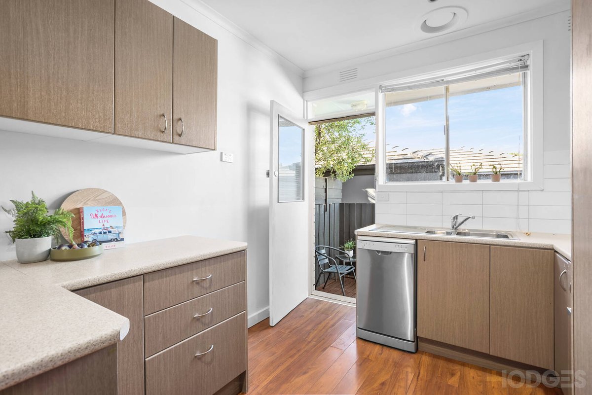 4 / 215 Como Parade East Parkdale - Residential for sale