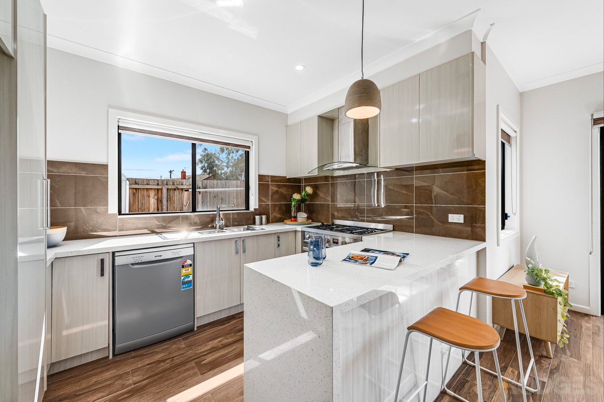 4 / 3 Gavan Court Werribee - Residential for sale