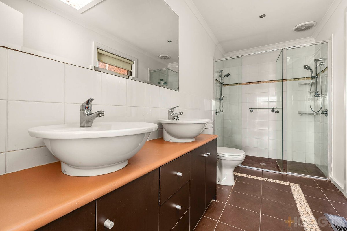 43 Manatunga Circuit Greensborough - Residential for sale