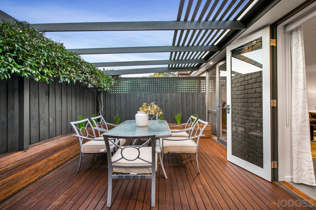 4 / 3 Oak Grove Brighton - Residential for sale