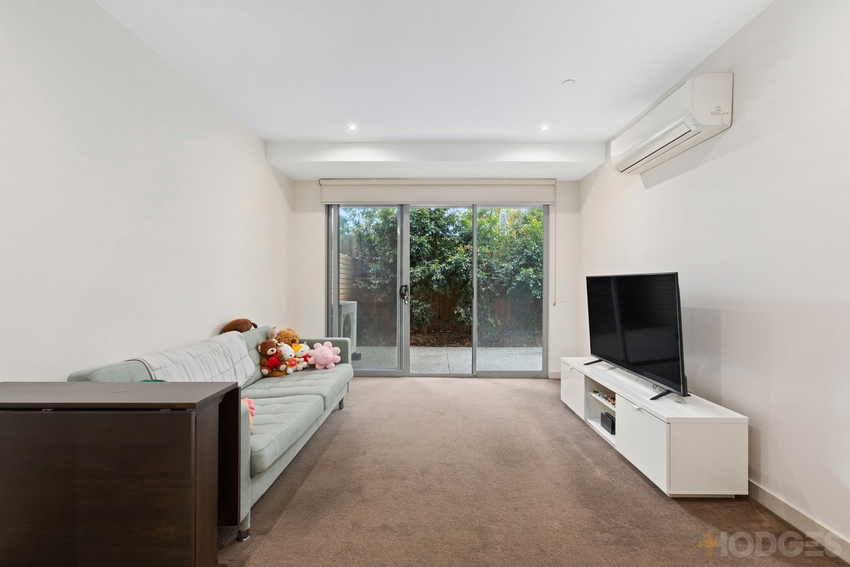 4 / 3 Sandbelt Close Heatherton - Residential for sale