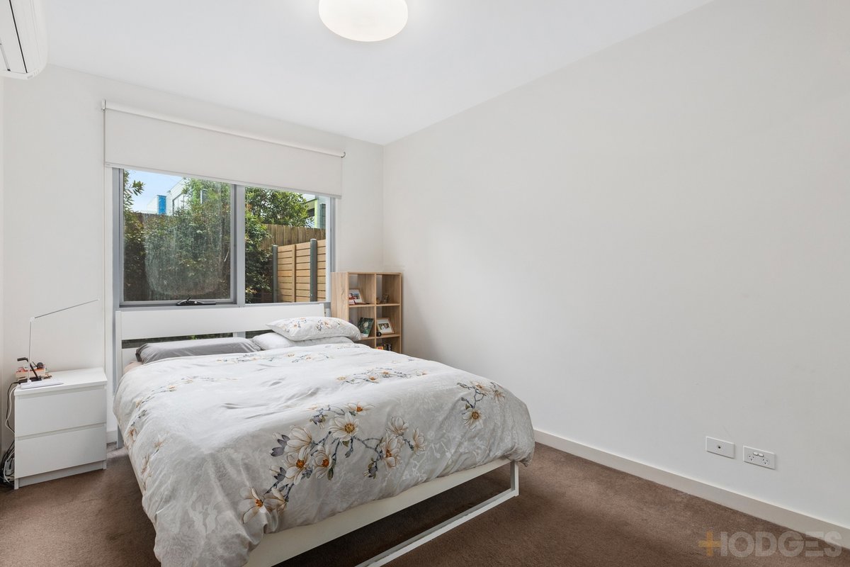 4 / 3 Sandbelt Close Heatherton - Residential for sale
