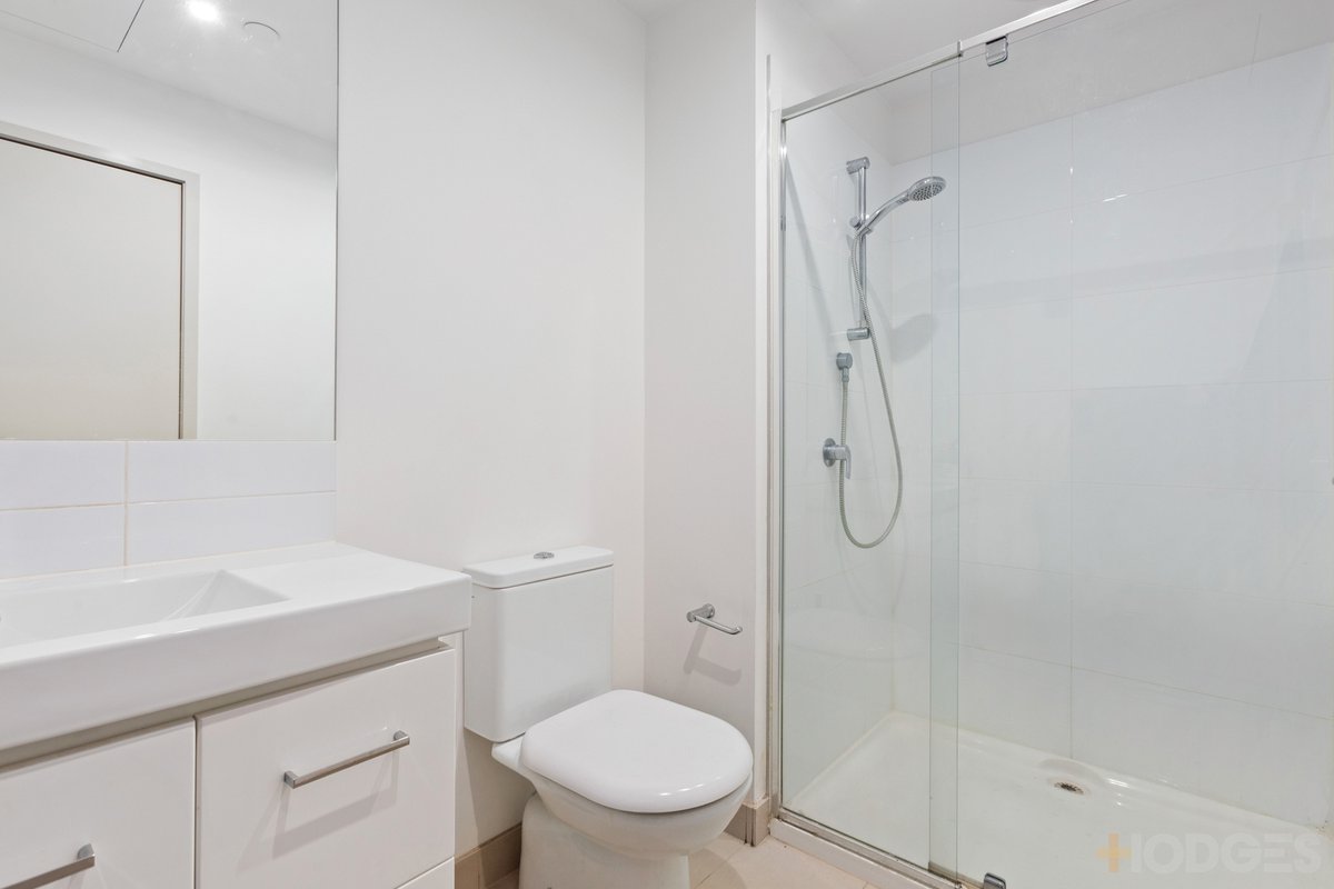 4 / 3 Sandbelt Close Heatherton - Residential for sale